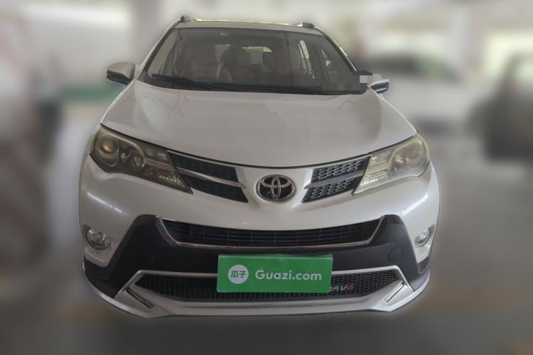 Used Toyota RAV4 2015 2.0L CVT Two-Wheel Drive Fashion Edition Front