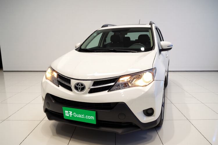 Used Toyota RAV4 2015 2.0L CVT Four-Wheel Drive New Edition Front