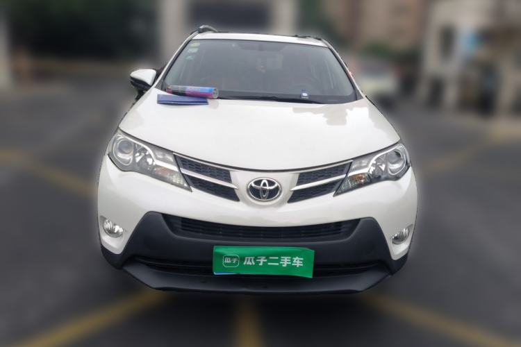 Used Toyota RAV4 2015 2.0L CVT Two-Wheel Drive Fashion Edition Front