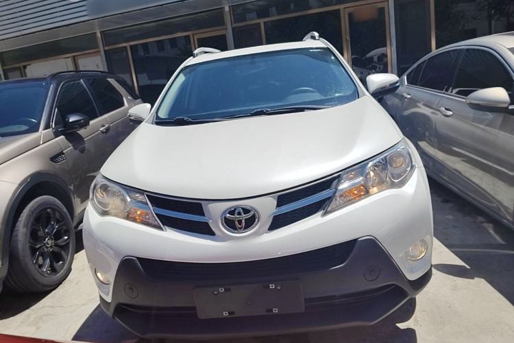 Used Toyota RAV4 2015 2.0L CVT Two-Wheel Drive Fashion Edition Front