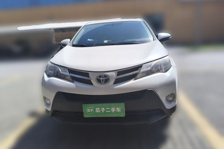 Used Toyota RAV4 2015 2.0L CVT Two-Wheel Drive Fashion Edition Front