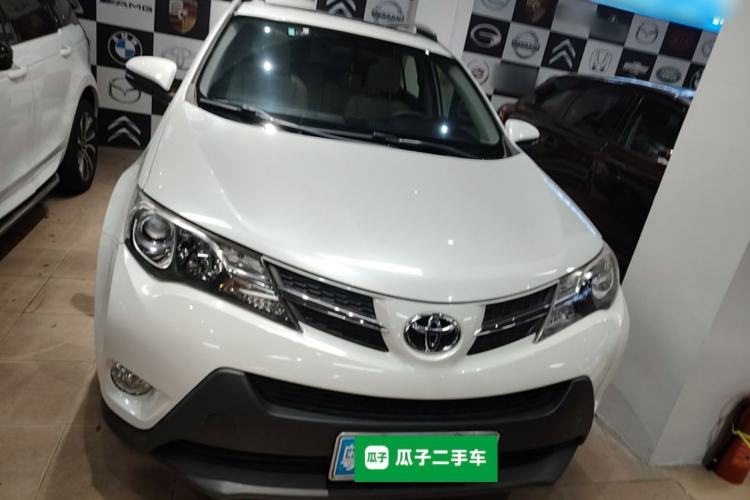 Used Toyota RAV4 2015 2.0L CVT Two-Wheel Drive Fashion Edition Front