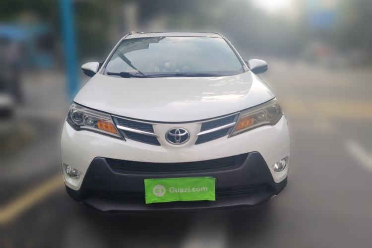 Used Toyota RAV4 2015 2.0L CVT Two-Wheel Drive Fashion Edition Front