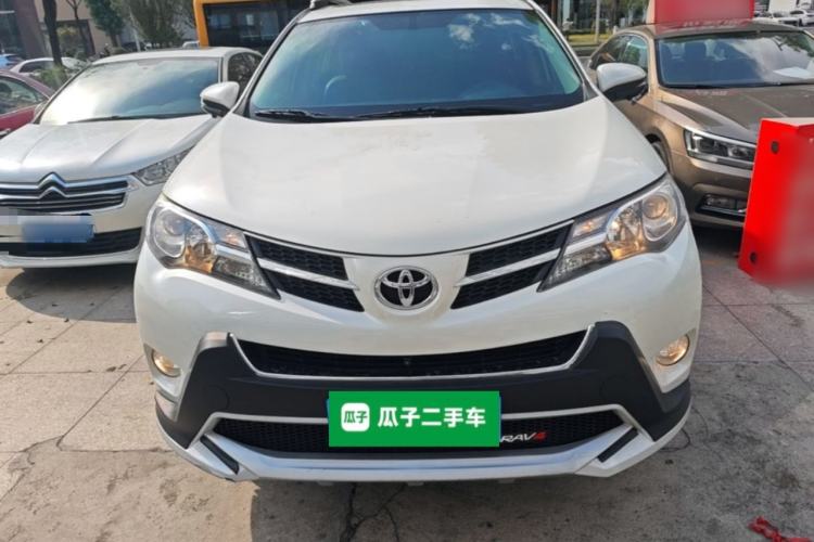 Used Toyota RAV4 2015 2.0L CVT Two-Wheel Drive Fashion Edition Front