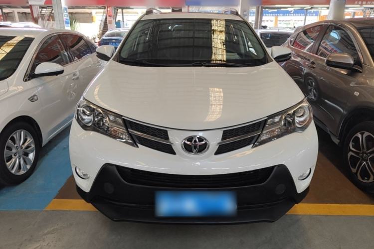 Used Toyota RAV4 2015 2.0L CVT Two-Wheel Drive Fashion Edition Front