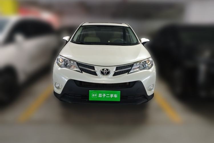 Used Toyota RAV4 2015 2.0L CVT Two-Wheel Drive Fashion Edition Front