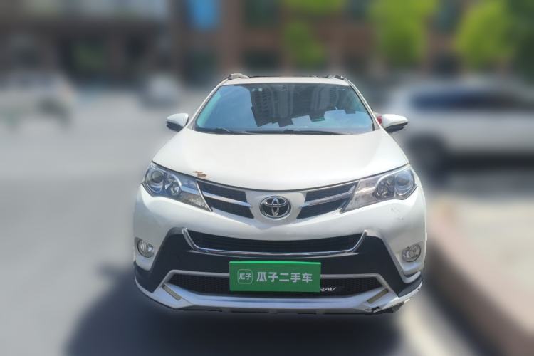 Used Toyota RAV4 2015 2.0L CVT Two-Wheel Drive Fashion Edition Front