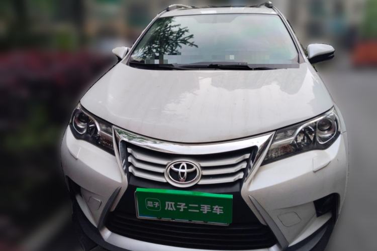 Used Toyota RAV4 2015 2.0L CVT Two-Wheel Drive Fashion Edition Front