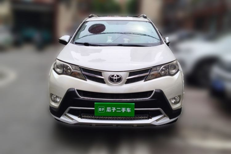 Used Toyota RAV4 2015 2.0L CVT Two-Wheel Drive Fashion Edition Front