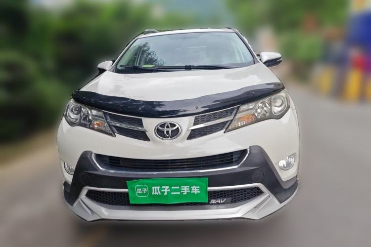 Used Toyota RAV4 2015 2.0L CVT Two-Wheel Drive Fashion Edition Front