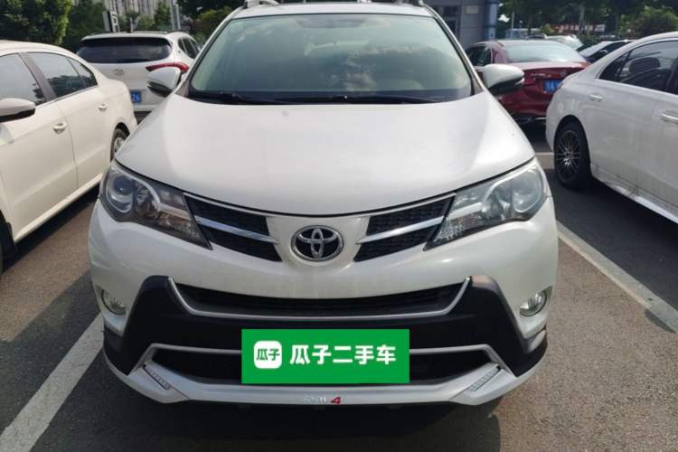 Used Toyota RAV4 2015 2.0L CVT Two-Wheel Drive Fashion Edition Front