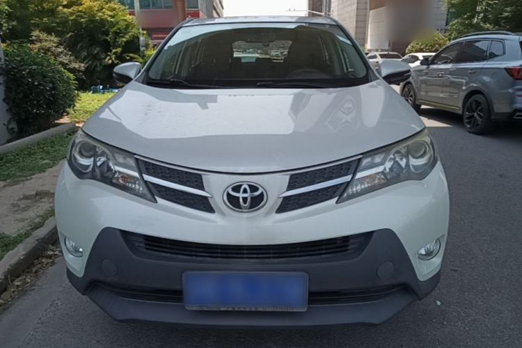 Used Toyota RAV4 2015 2.0L CVT Four-Wheel Drive New Edition Front