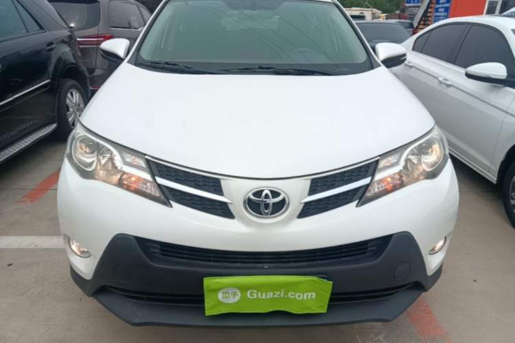 Used Toyota RAV4 2015 2.0L CVT Two-Wheel Drive Fashion Edition Front