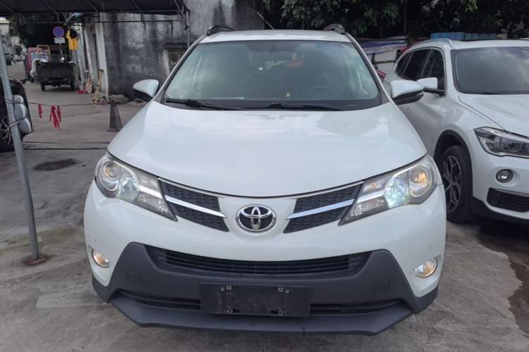 Used Toyota RAV4 2015 2.0L CVT Two-Wheel Drive Urban Edition Front