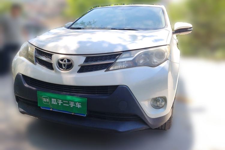 Used Toyota RAV4 2015 2.0L CVT Two-Wheel Drive Fashion Edition Front