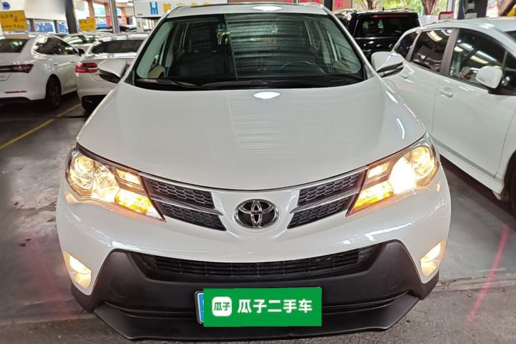 Used Toyota RAV4 2015 2.0L CVT Two-Wheel Drive Fashion Edition Front