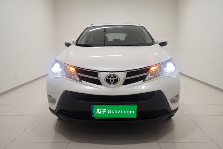 Used Toyota RAV4 2015 2.0L CVT Two-Wheel Drive Fashion Edition Front