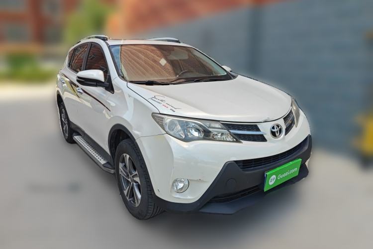 Used Toyota RAV4 2015 2.0L CVT Four-Wheel Drive New Edition Front Right 45 Deg