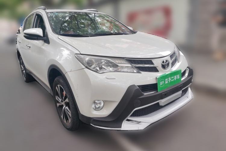 Used Toyota RAV4 2015 2.5L Automatic 4x4 Elite Edition Front Right 45 Deg