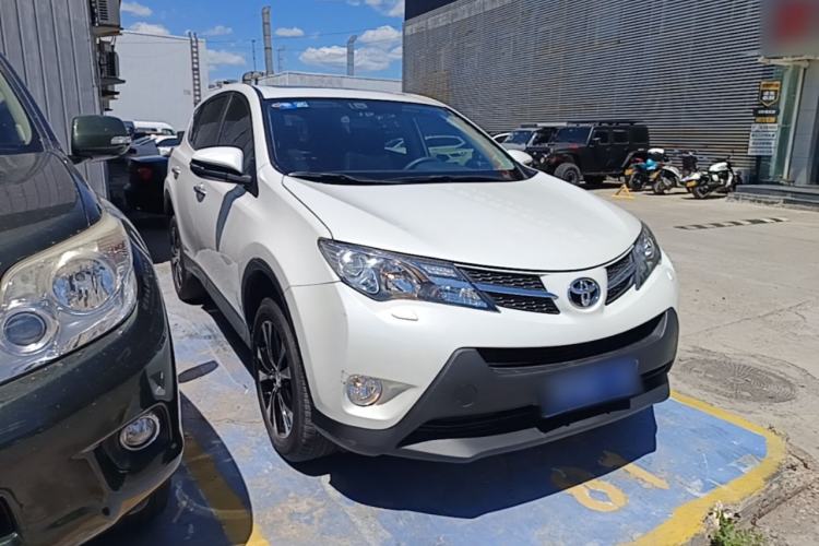 Used Toyota RAV4 2015 2.5L Automatic 4x4 Elite Edition Front Right 45 Deg