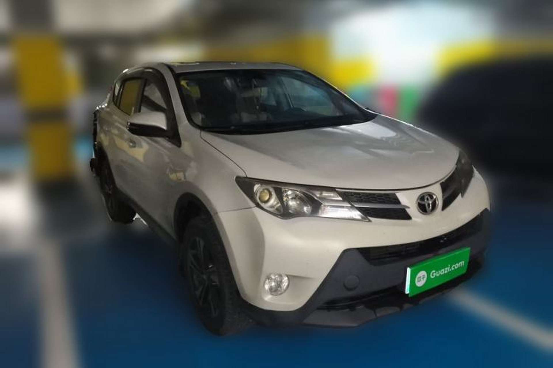 Used Toyota RAV4 2015 2.0L CVT Two-Wheel Drive Fashion Edition Front Right 45 Deg