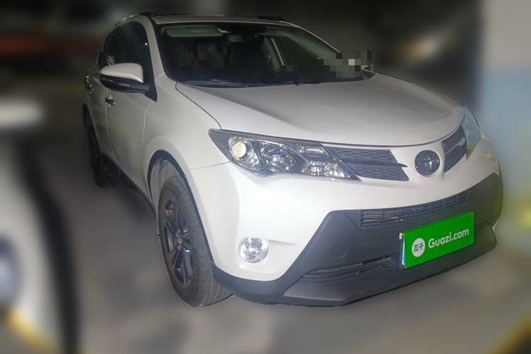 Used Toyota RAV4 2015 2.0L CVT Four-Wheel Drive New Edition Front Right 45 Deg