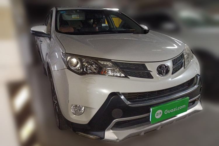 Used Toyota RAV4 2015 2.5L Automatic 4x4 Elite Edition Front Right 45 Deg