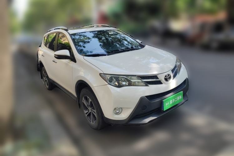 Used Toyota RAV4 2015 2.0L CVT Four-Wheel Drive New Edition Front Right 45 Deg