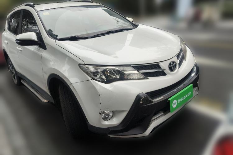 Used Toyota RAV4 2015 2.0L CVT Two-Wheel Drive Urban Edition Front Right 45 Deg