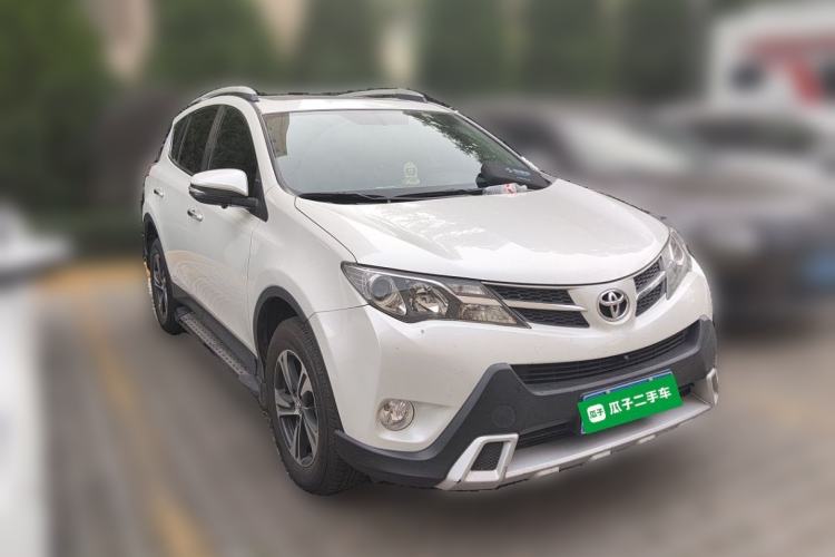 Used Toyota RAV4 2015 2.0L CVT Four-Wheel Drive New Edition Front Right 45 Deg