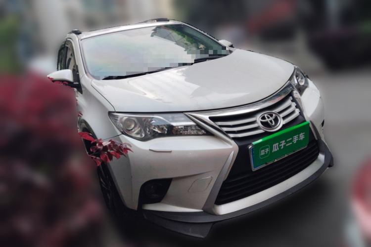 Used Toyota RAV4 2015 2.0L CVT Two-Wheel Drive Fashion Edition Front Right 45 Deg