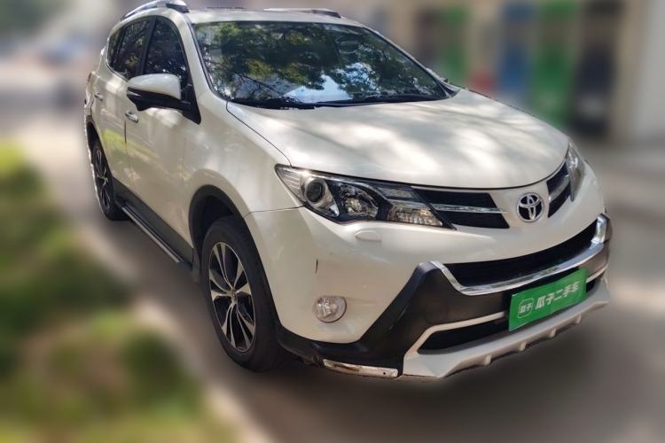 Used Toyota RAV4 2015 2.5L Automatic 4x4 Elite Edition Front Right 45 Deg