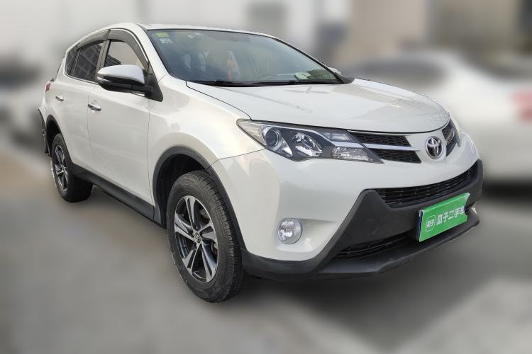 Used Toyota RAV4 2015 2.0L CVT Four-Wheel Drive New Edition Front Right 45 Deg