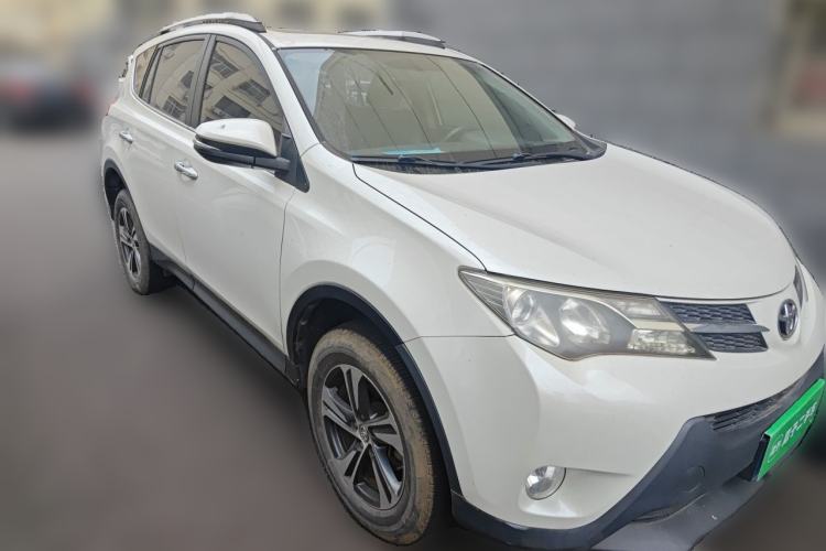 Used Toyota RAV4 2015 2.0L CVT Four-Wheel Drive New Edition Front Right 45 Deg