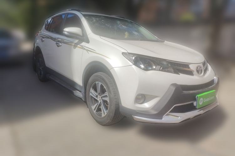 Used Toyota RAV4 2015 2.0L CVT Two-Wheel Drive Fashion Edition Front Right 45 Deg