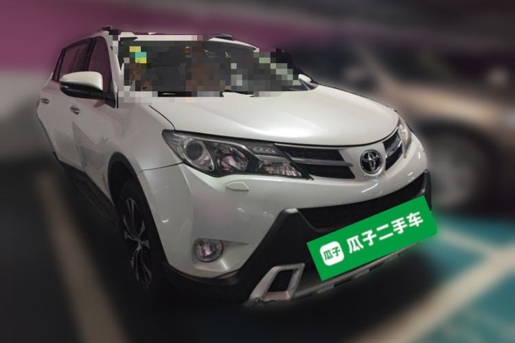 Used Toyota RAV4 2015 2.5L Automatic 4x4 Elite Edition Front Right 45 Deg