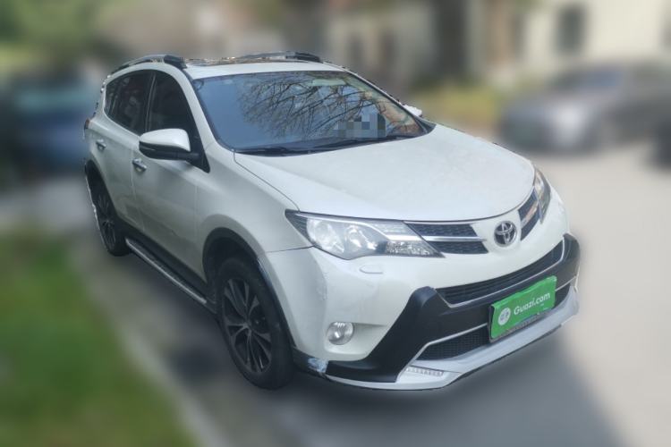 Used Toyota RAV4 2015 2.5L Automatic 4x4 Elite Edition Front Right 45 Deg
