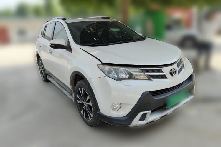 Used Toyota RAV4 2015 2.5L Automatic 4x4 Elite Edition Front Right 45 Deg