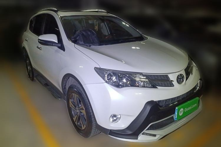 Used Toyota RAV4 2015 2.0L CVT Four-Wheel Drive New Edition Front Right 45 Deg