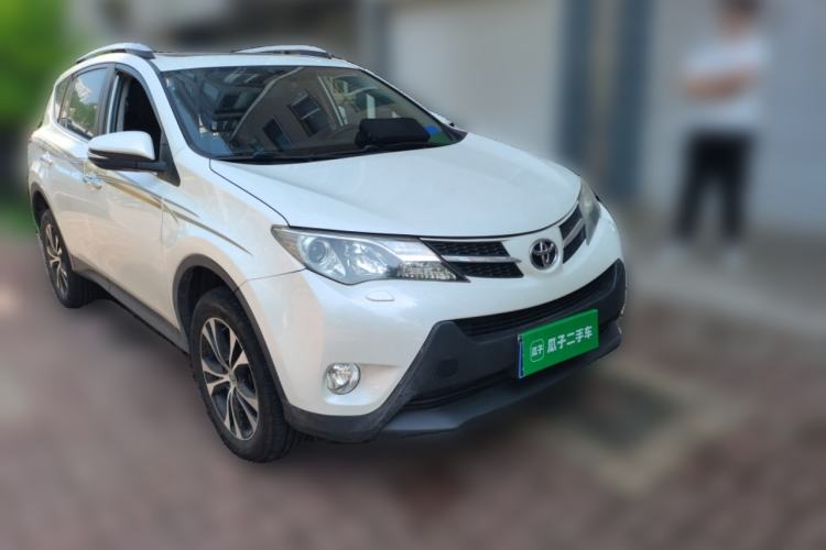 Used Toyota RAV4 2015 2.5L Automatic 4x4 Elite Edition Front Right 45 Deg