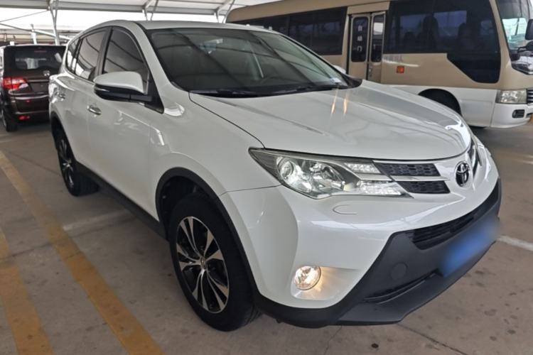 Used Toyota RAV4 2015 2.5L Automatic 4x4 Elite Edition Front Right 45 Deg