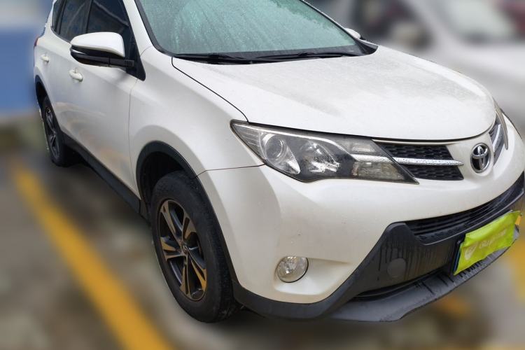 Used Toyota RAV4 2015 2.0L CVT Two-Wheel Drive Urban Edition Front Right 45 Deg