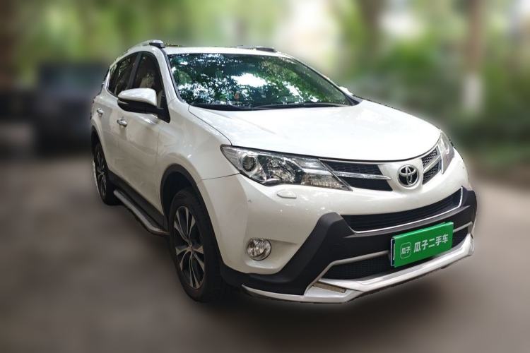 Used Toyota RAV4 2015 2.5L Automatic 4x4 Elite Edition Front Right 45 Deg