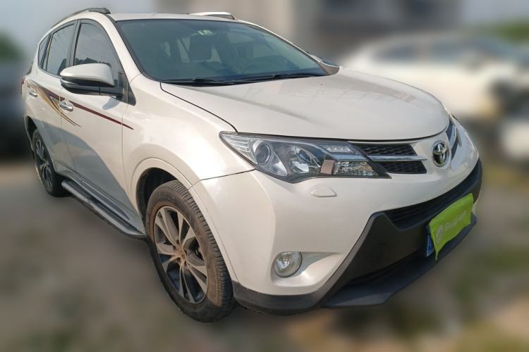 Used Toyota RAV4 2015 2.5L Automatic 4x4 Elite Edition Front Right 45 Deg