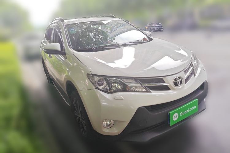 Used Toyota RAV4 2015 2.5L Automatic 4x4 Elite Edition Front Right 45 Deg