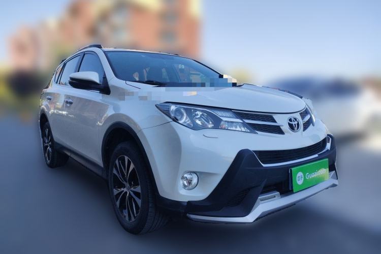 Used Toyota RAV4 2015 2.5L Automatic 4x4 Elite Edition Front Right 45 Deg