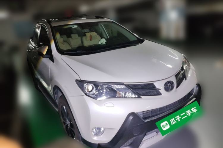 Used Toyota RAV4 2015 2.5L Automatic 4x4 Elite Edition Front Right 45 Deg