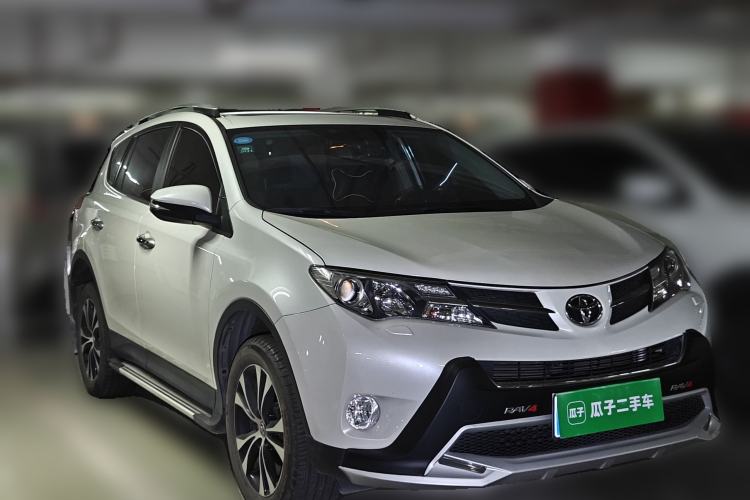 Used Toyota RAV4 2015 2.5L Automatic 4x4 Elite Edition Front Right 45 Deg