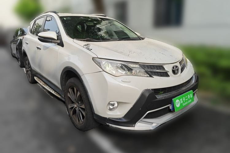 Used Toyota RAV4 2015 2.5L Automatic 4x4 Elite Edition Front Right 45 Deg