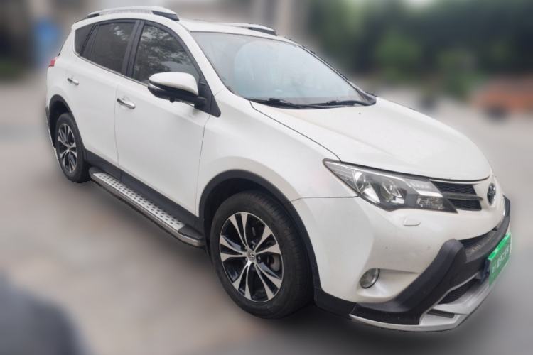 Used Toyota RAV4 2015 2.5L Automatic 4x4 Elite Edition Front Right 45 Deg
